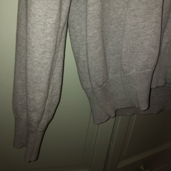 Large Tommy Hilfiger Gray Sweater - Picture 3 of 7